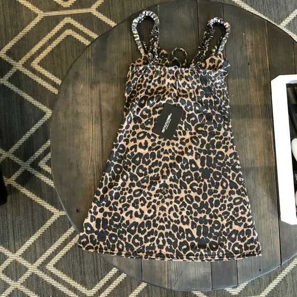 NWT PrettyLittleThing Dress - Picture 3 of 6